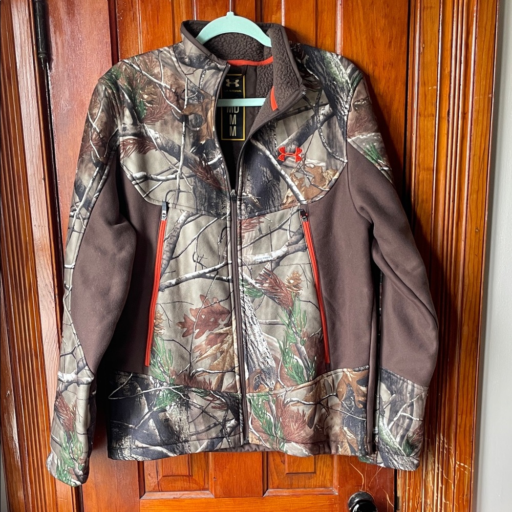 Men’s medium Under Armour camo zip up